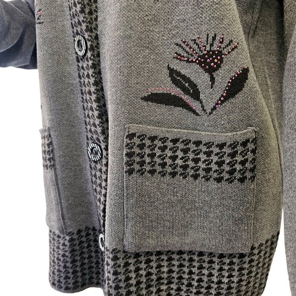 T-C Fashion Gray Embellished Cardigan Womens XL Acrylic Knit Black Embroidery - Picture 5 of 7
